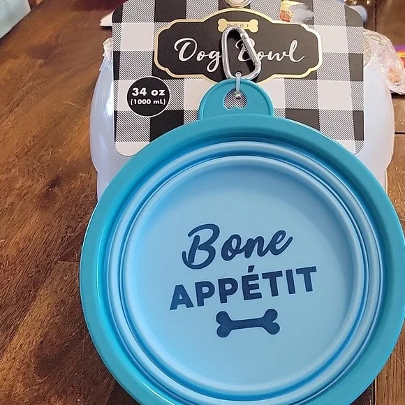 Collapsible dog bowl