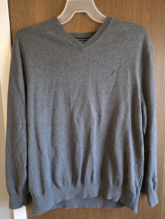 Nautica Men's V-Neck Knit Sweater in Heather Gray
