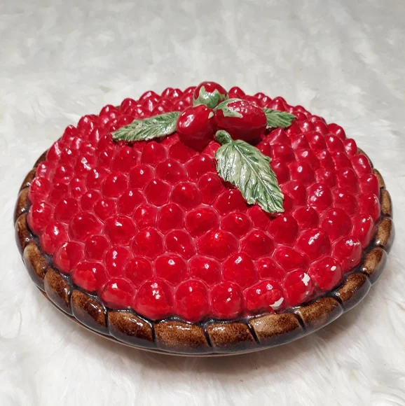 Vintage Strawberry Pie Keeper
