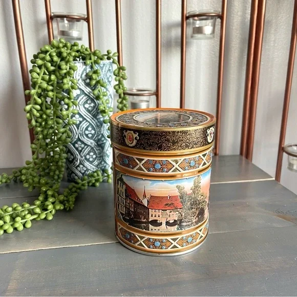 Vintage Lebkuchen-Schmidt GmbH & Co KG Decorative Empty Tin Nurnberg Germany