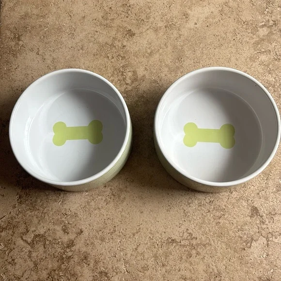 2 dog bowls