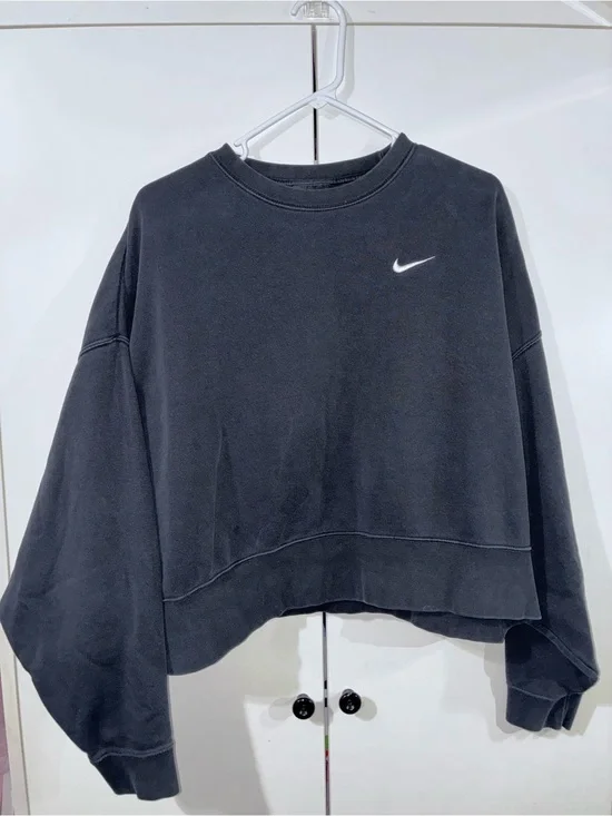 Nike Black M Cropped Sweatshirt with White Swoosh