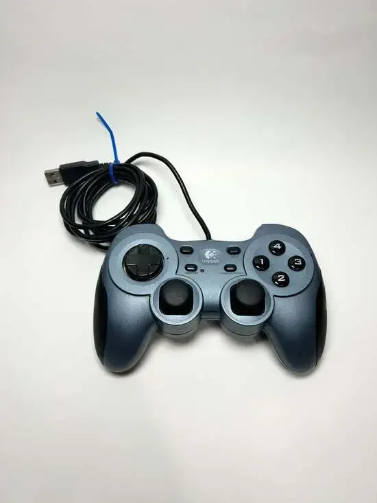 Logitech Rumblepad 2 PC Gamepad Game Controller G-UF13 Rumble Feedback