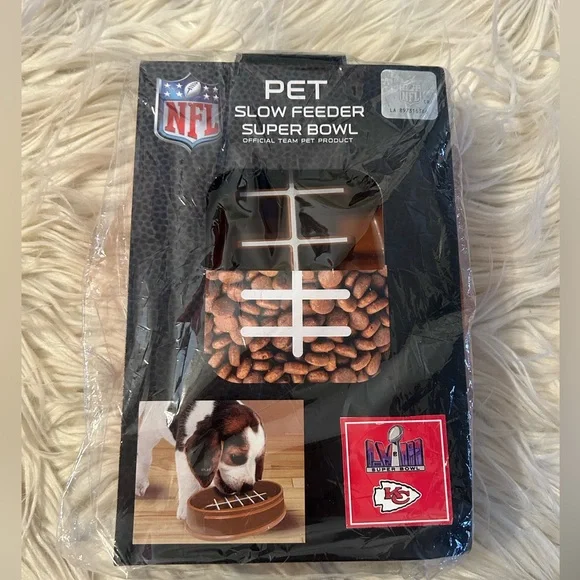 Kansas city slow feeder pet bowl