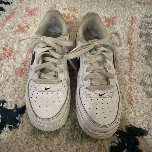 Nike Air Force 1 LV8 