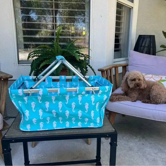 Collapsible basket 🐠 excellent condition 🐠seahorses