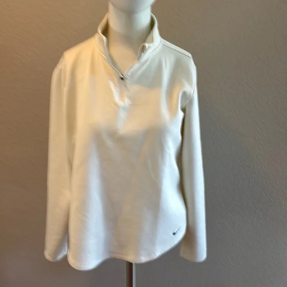 Nike women’s therma fit‎ medium