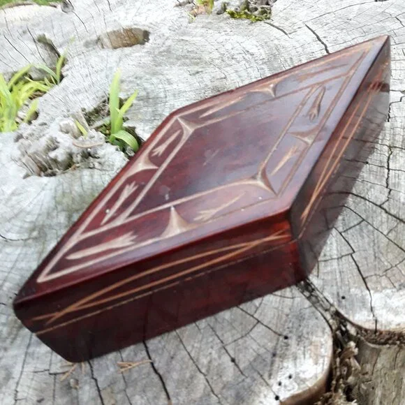 Vintage Carved Wood Box Trinket Box Collectible Wooden Boxes Diamond Shaped Gift