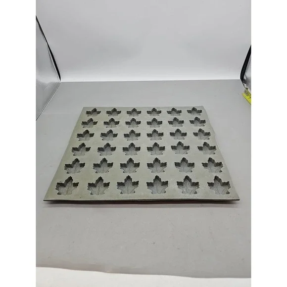 36 Count Maple Leaf Candy Mold Silicone 1 oz. Syrup Sugar Chocolate Candy