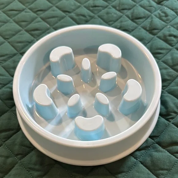 Interactive Slow Feeder Dog Bowl - Blue