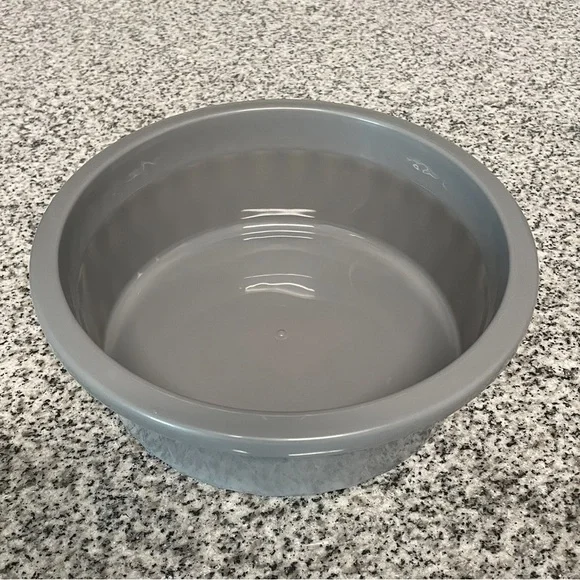 NWOT Gray Standard Pet Bowl measures 7&1/2 Perfect size for Feeding your pet!