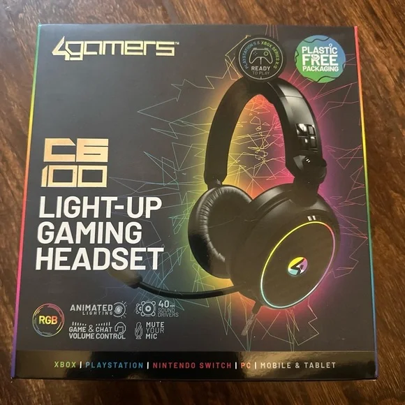 Wired Headset 4Gamers C6-100LED Light Up: Compatible with PC, Switch, PS5, Xbox