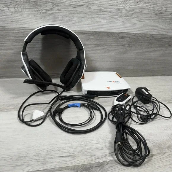Tritton AX 720 Prologic II Gaming Headset White, Dual Earpiece,3.5mm Boom Mic