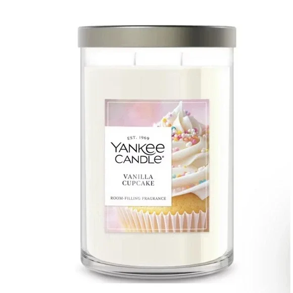 Yankee Candle Signature Large Tumbler Candle 20 oz- Vanilla Cupcake