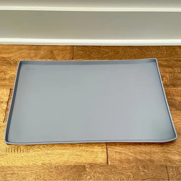 DoggyBuddy Dog Food Mat size Small Gray
