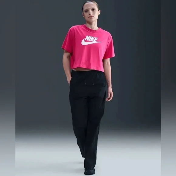 Nike Sportswear Essential Cropped Logo Tee - Pink