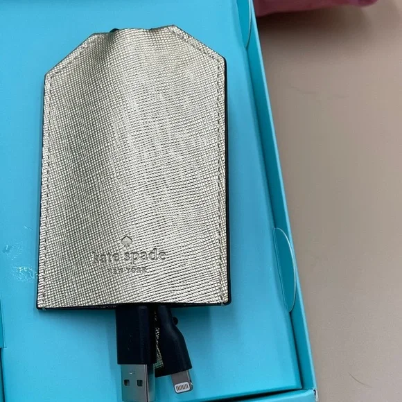Kate Spade Metallic Tech Cable Pouch IPod IPhone IPad portable Lightning Cable