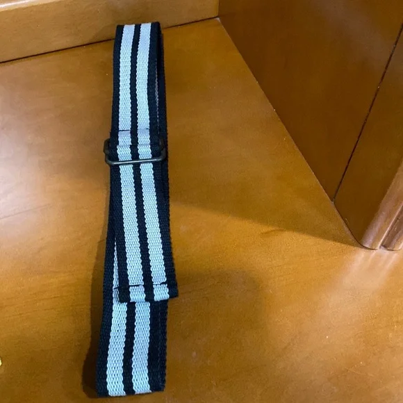 Boys two tone mesh belt