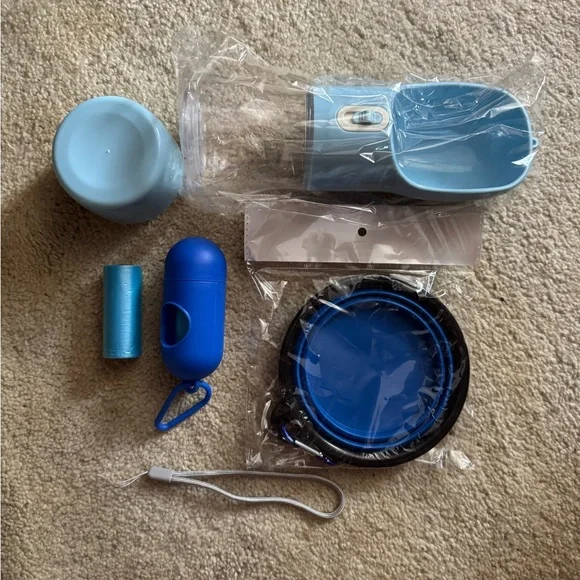 NWT Portable Blue Pet Water Bottle / Collapsible Travel Water Bowl / Bag Holder