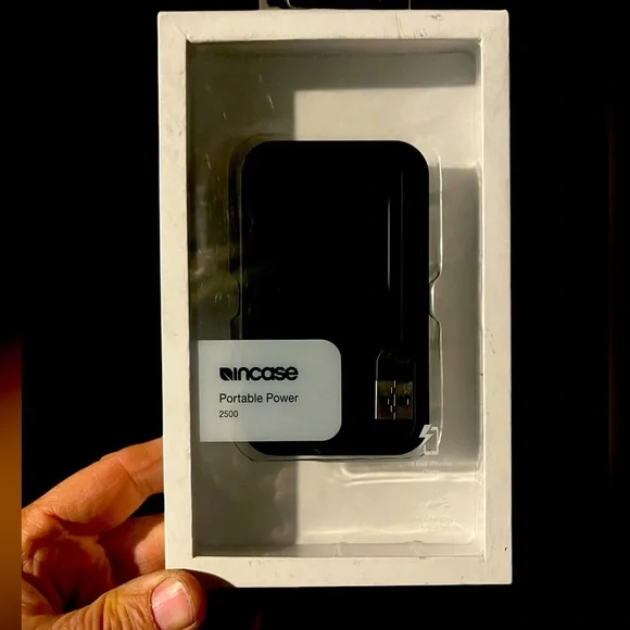 InCase Portable Power Charger 2500 - Black - INPW10032-BLK