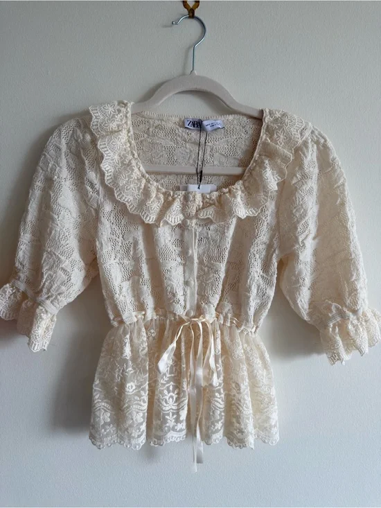 Zara Ivory Lace Peplum Ruffle Top with Satin Waist Tie Size Small