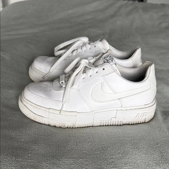 Nike Air Force 1 Pixels