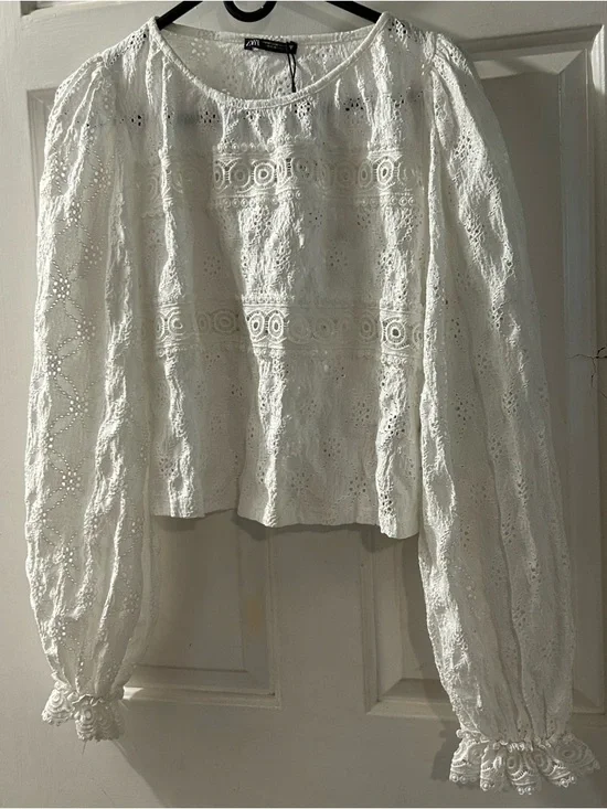 Zara White Embroidered Eyelet Blouse with Puff Sleeves