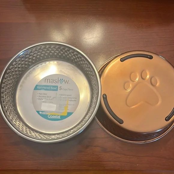 🐾NWT 4/ stainless steel no skid dog bowls, dishwasher safe bowls