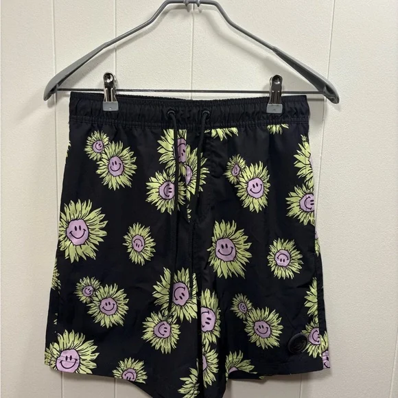Neff Men’s Medium Black Swim Shorts Happy Face Blossoms Swim Trunks smiley fun