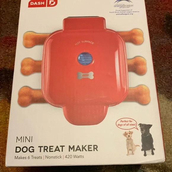 NWT Mini dog treat maker