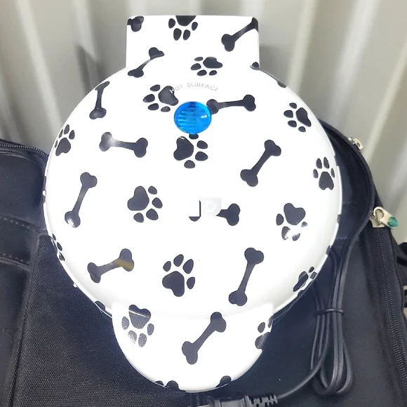 Ash Black and White Dog Bone and Paw Print Treat Maker. For Pets.