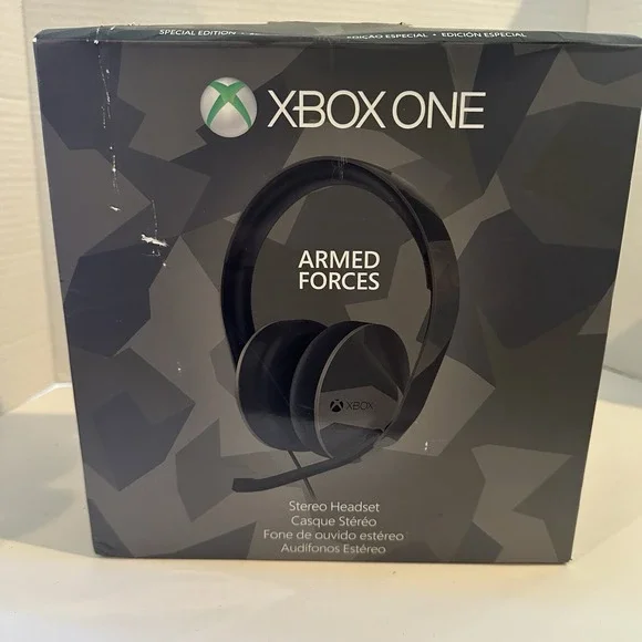 Xbox One Stereo Headset Armed Forces Box, EUC Pre-Owned‎