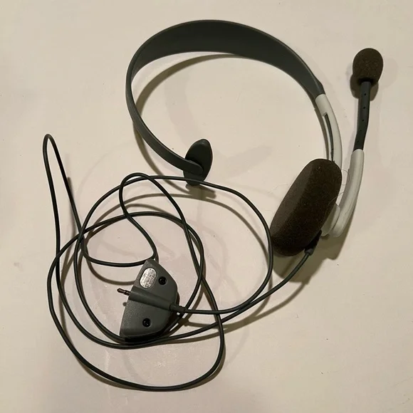 XBOX 360 HEADSET.