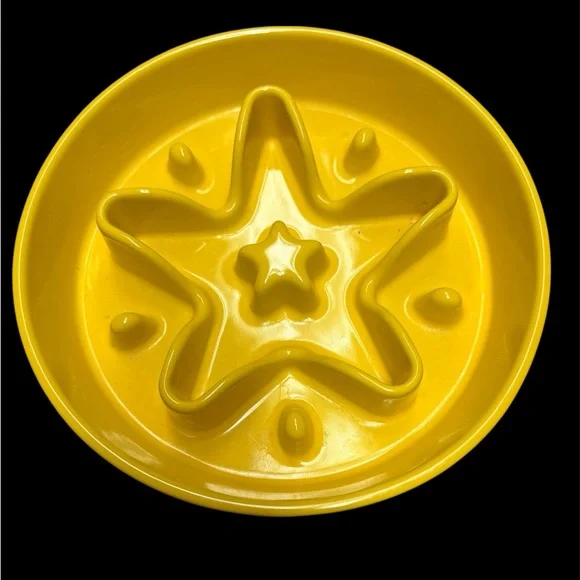 LE TAUCI Ceramic Slow Feeder Dog Bowl in the star yellow design