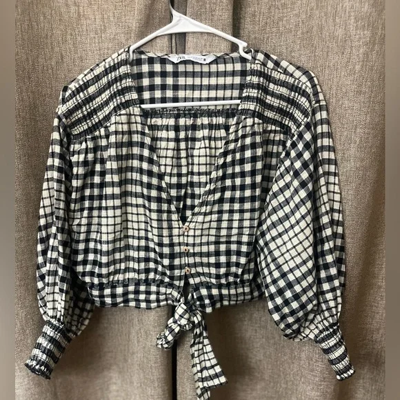 Zara Black and White Puff Sleeve Crop Blouse