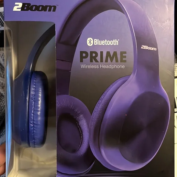 Wireless Bluetooth Headphones with built in microphone for all your gaming