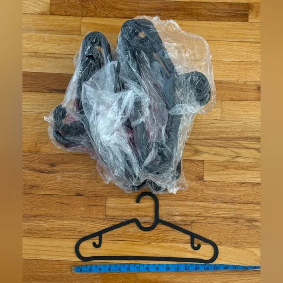 NEW IKEA SPRUTTIG Hanger black Set of 70