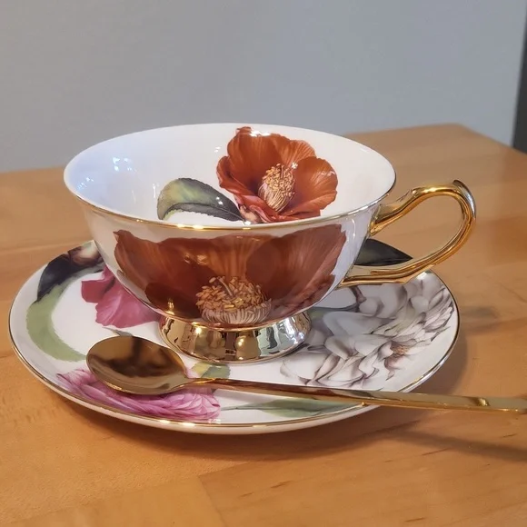 NWT In Box Tea Cup Saucer & Spoon White Gold Floral