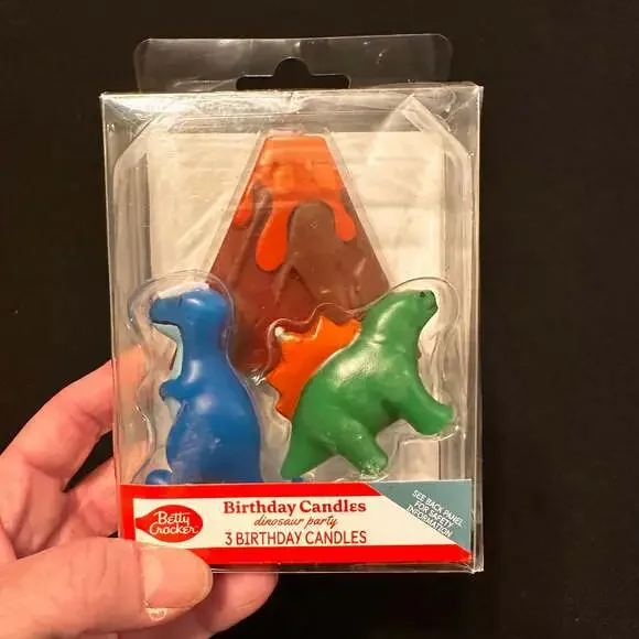 Betty Crocker Premium Dinosaur Birthday Candles, 3 Count