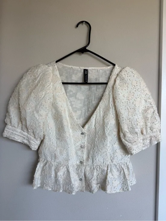 Zara Cream Eyelet Lace Button-Down Peplum Blouse