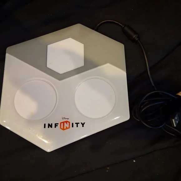 Infinity White Charging Pad
