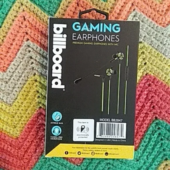 billboard Gaming Earphones with Mic Green NIB
