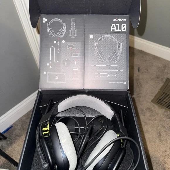 Logitech A10 Headset - Black and Gray
