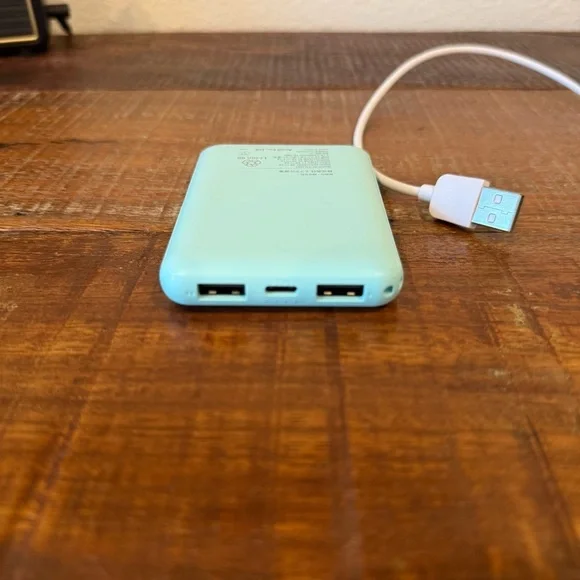 Mint Aqua 5000mAh Portable Charger Power Bank - OS