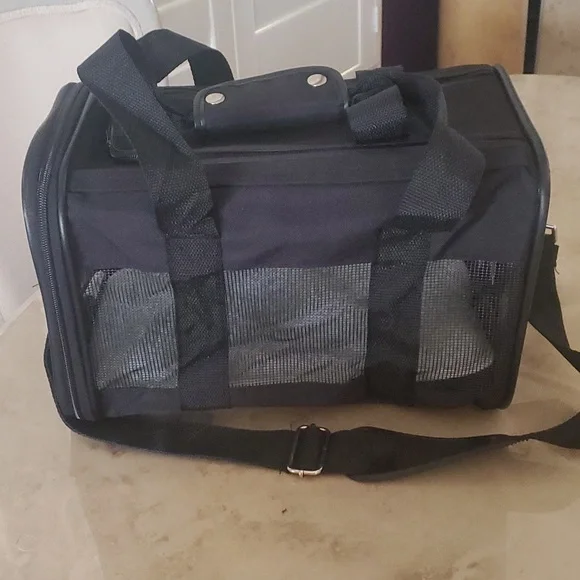 **HOST PICK** Pet Carrier