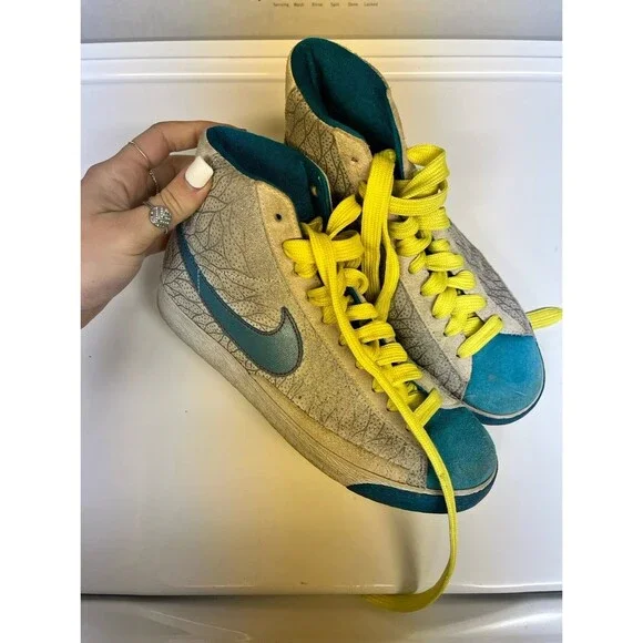Nike Women’s High Top Blazers