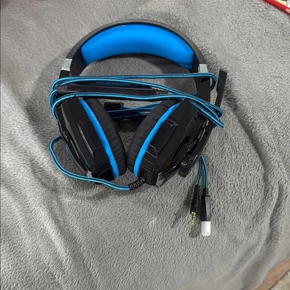 Black and Blue Gaming Headset