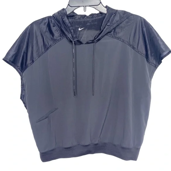 Nike lightweight pullover small d