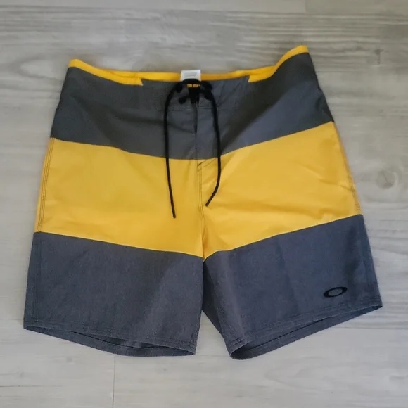 Oakley Men's Yellow and Gray Swim Shorts
