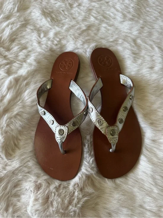 Tory Burch Silver Metallic Leather Thong Sandals